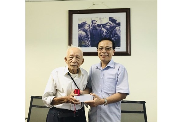 Quỹ Phan Anh tri ân Người lính già        Đặng Văn Việt